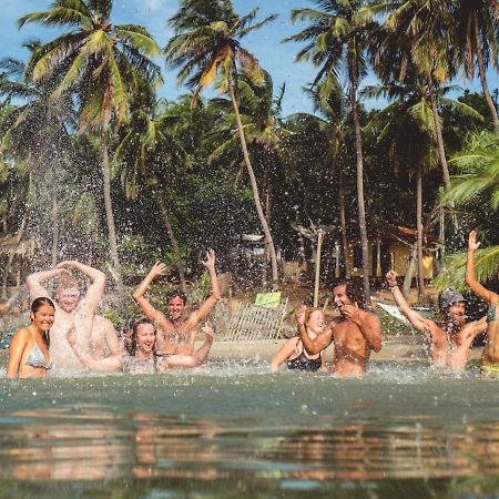 Surf & Yoga Arugam Bay Otel Dış mekan fotoğraf