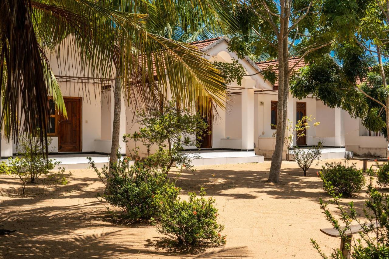 Surf & Yoga Arugam Bay Otel Dış mekan fotoğraf